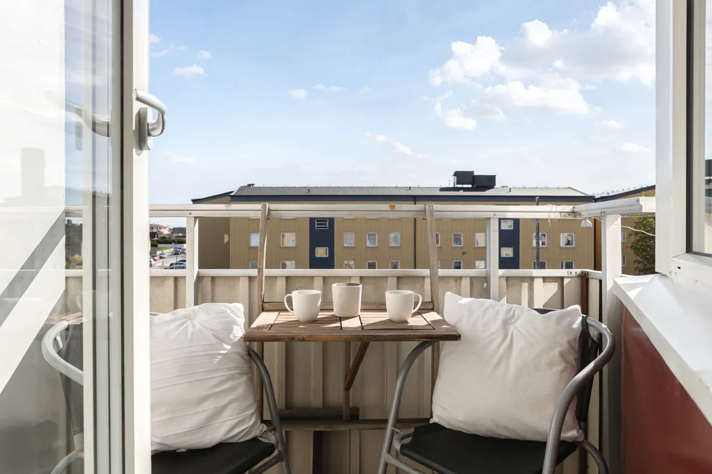 Balcon - Modern Apartment with South-Facing Balcony in Malmö
