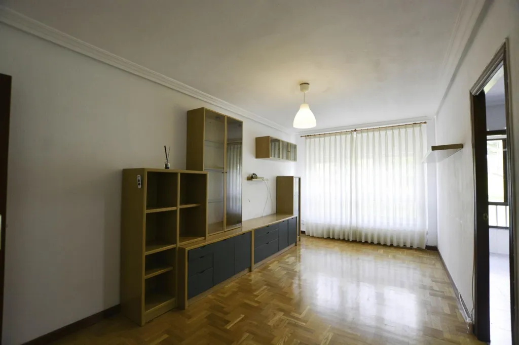 Elutuba - Three-Bedroom Flat with Balcony in Ventanielles