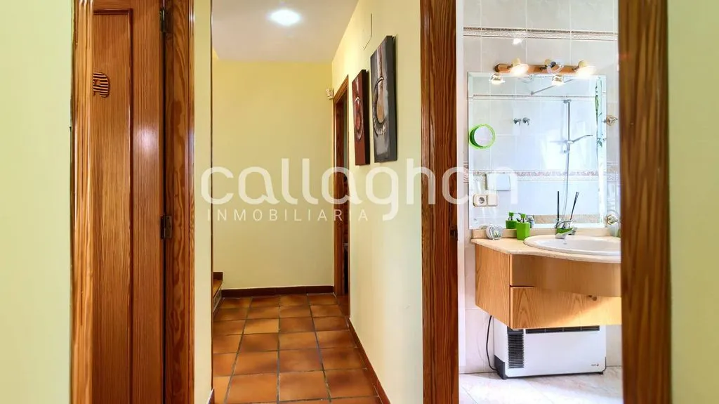Hallway - Luxury Detached House with Pool in Paterna
