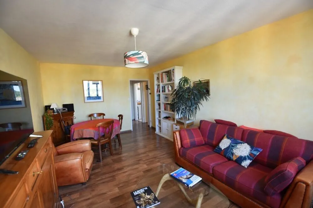 Soggiorno - 2-Bedroom Apartment with Balcony in Digoin