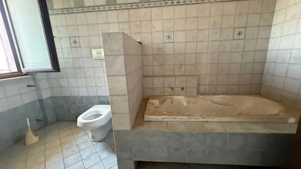 Salles de bain - Bifamiliar Villa with Garden in Laurignano