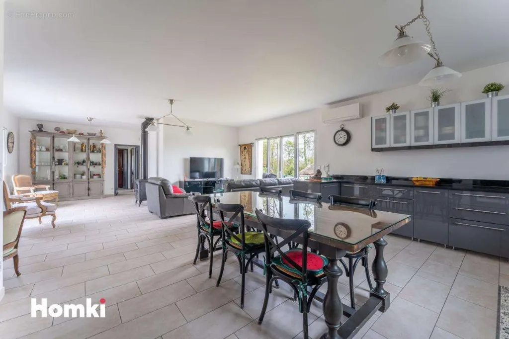 Kitchen - Contemporary Villa with Garden in Vayres