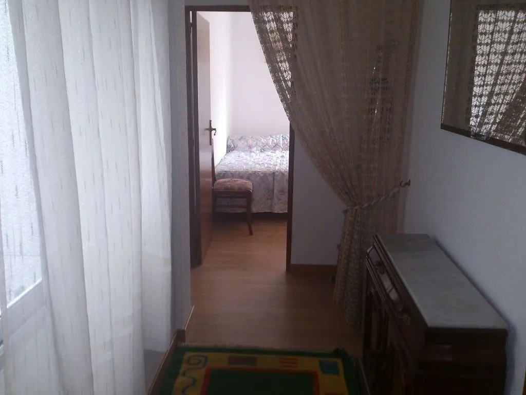 Esik - Flat with Terrace in Plaza Madrid