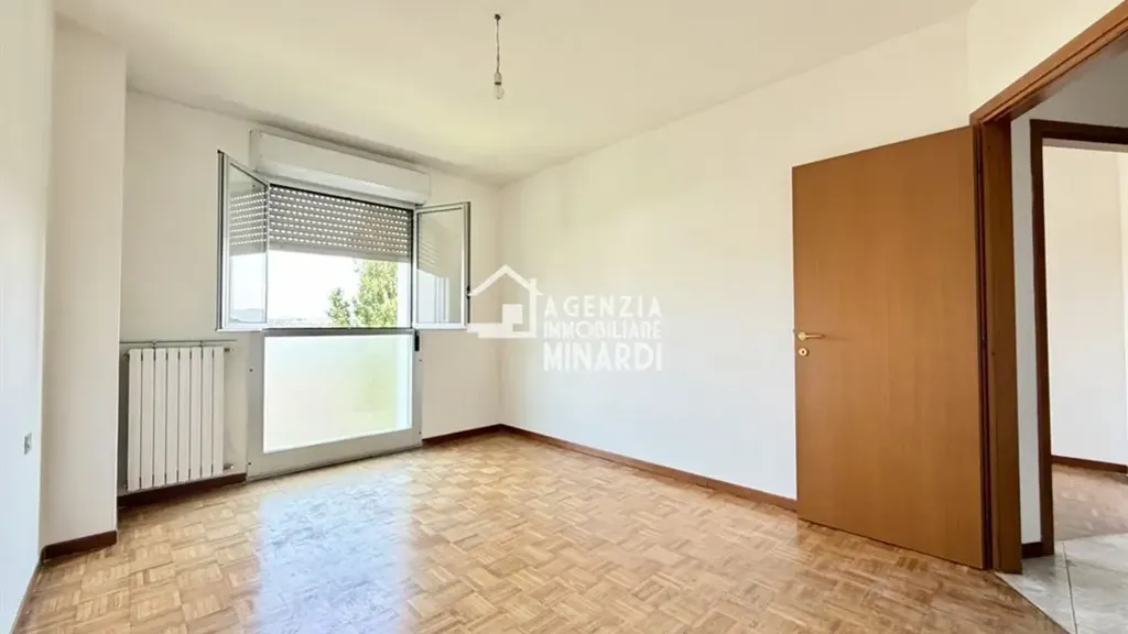Toad - Bright 3-Bedroom Apartment with Terrace in Faenza