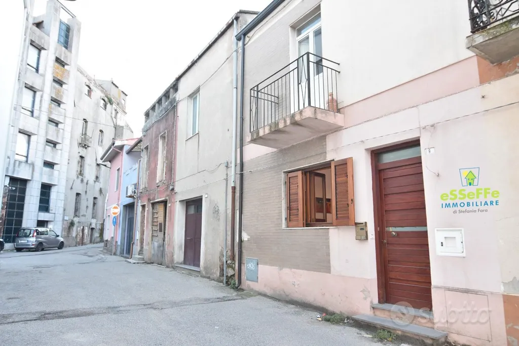 Exterior - Detached House with Private Courtyard in Centre