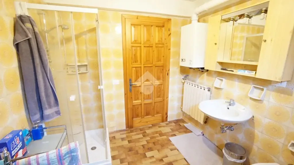 Salles de bain - Spacious Apartment with Private Courtyard in Castelnuovo Rangone