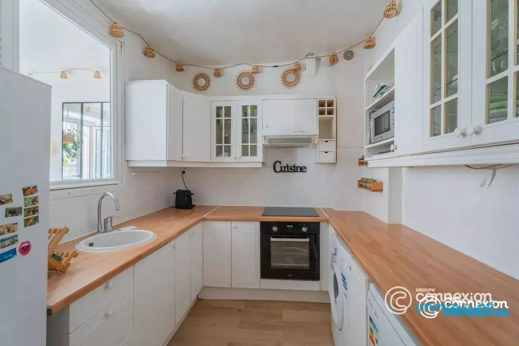 Köök - Charming 4-Piece Parisian Apartment in 9th Arrondissement