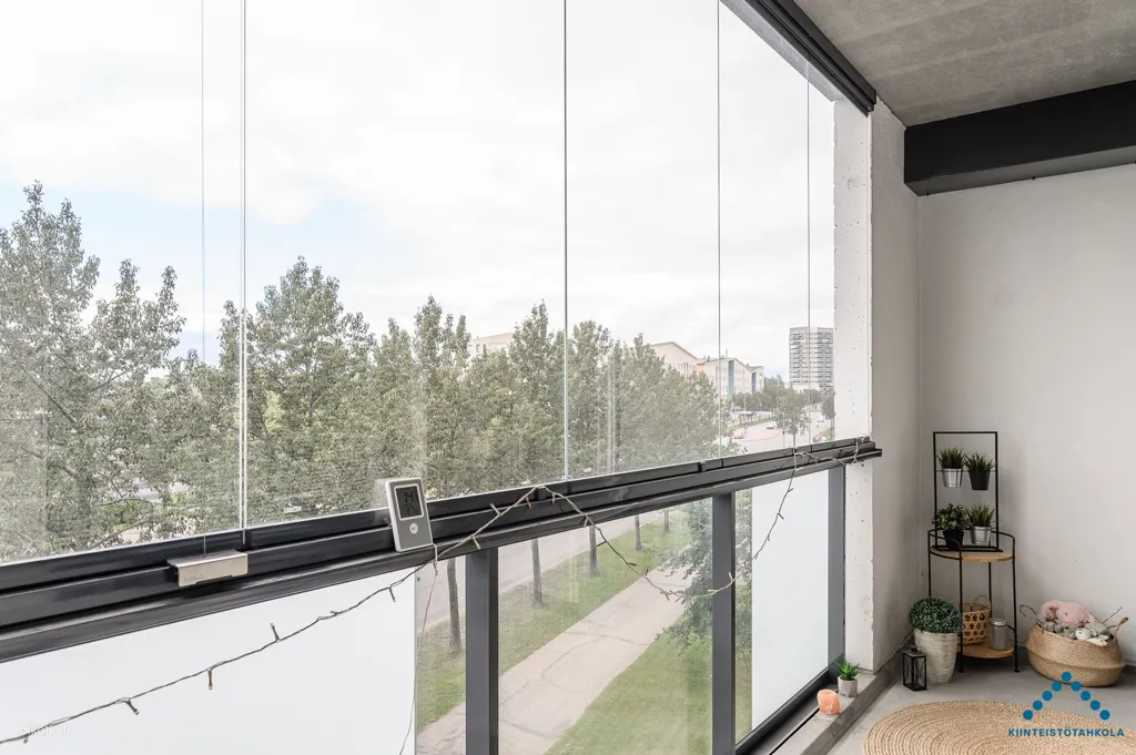 Balcon - Spacious Penthouse with Balcony in Oulu