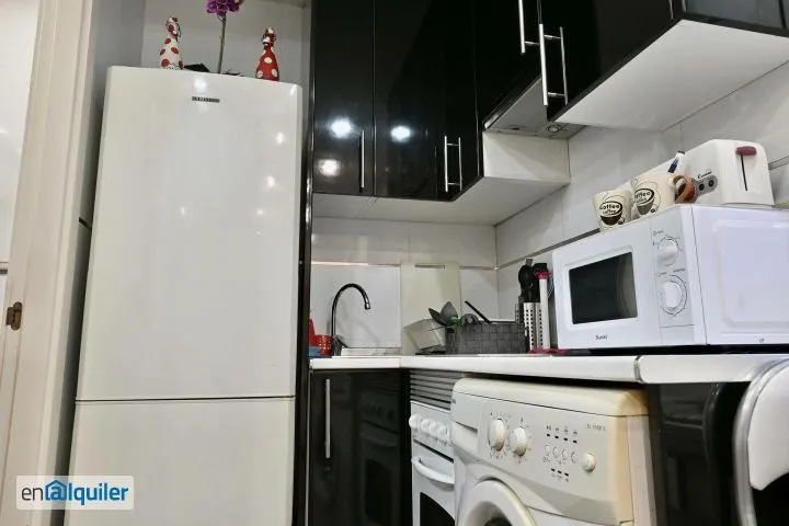Cucina - Modern Studio with Central Location