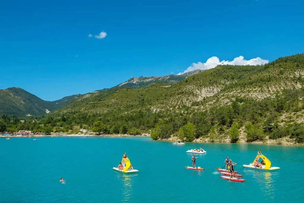 Chalet avec Terrasses près du Lac de Castillon
