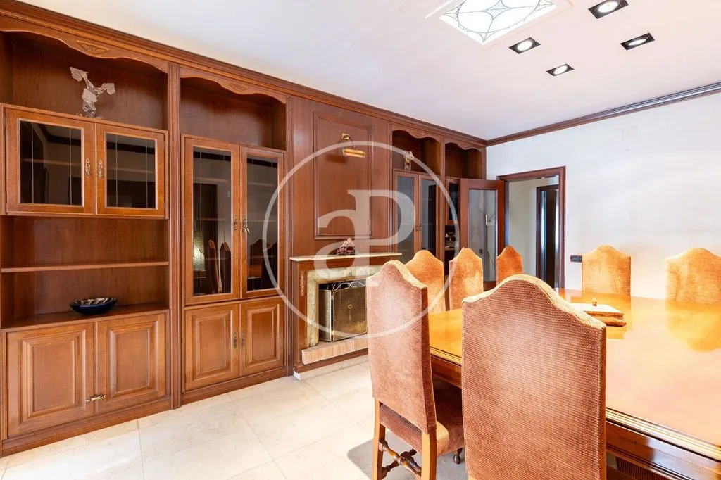 Salle à manger - Luxury Villa with Pool in Sabadell