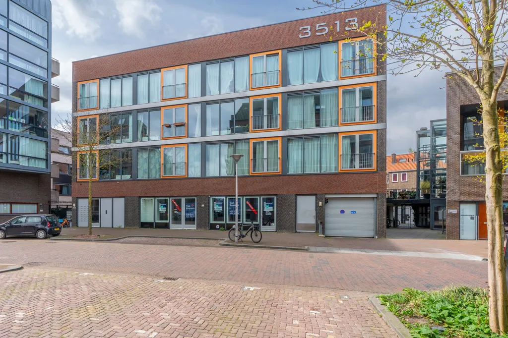 Välivaade - 3-Bedroom Apartment with Balcony in Utrecht