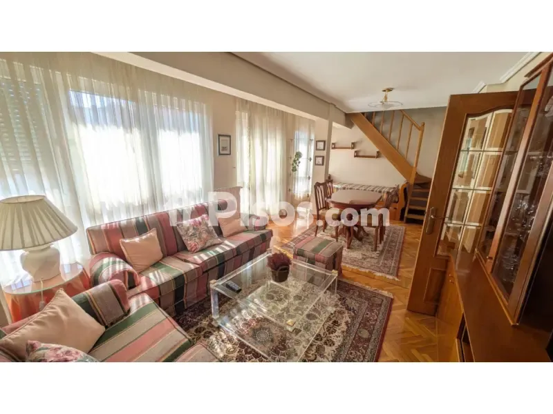 Elutuba - Duplex with Balcony in Cuatro Caminos