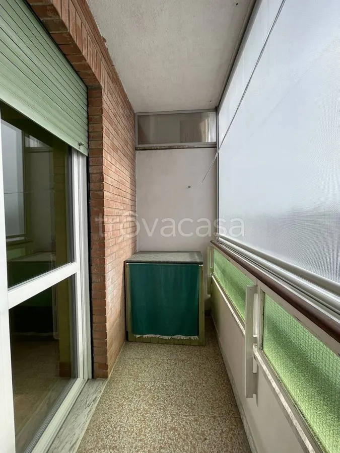 Balcone - Spacious 4-Bedroom Apartment with Balconies in Piossasco