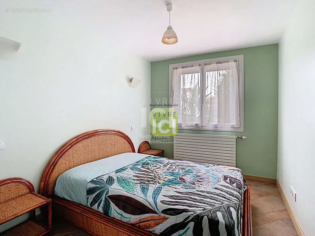 Magamistoad - 7-Piece House with Pool in Cholet