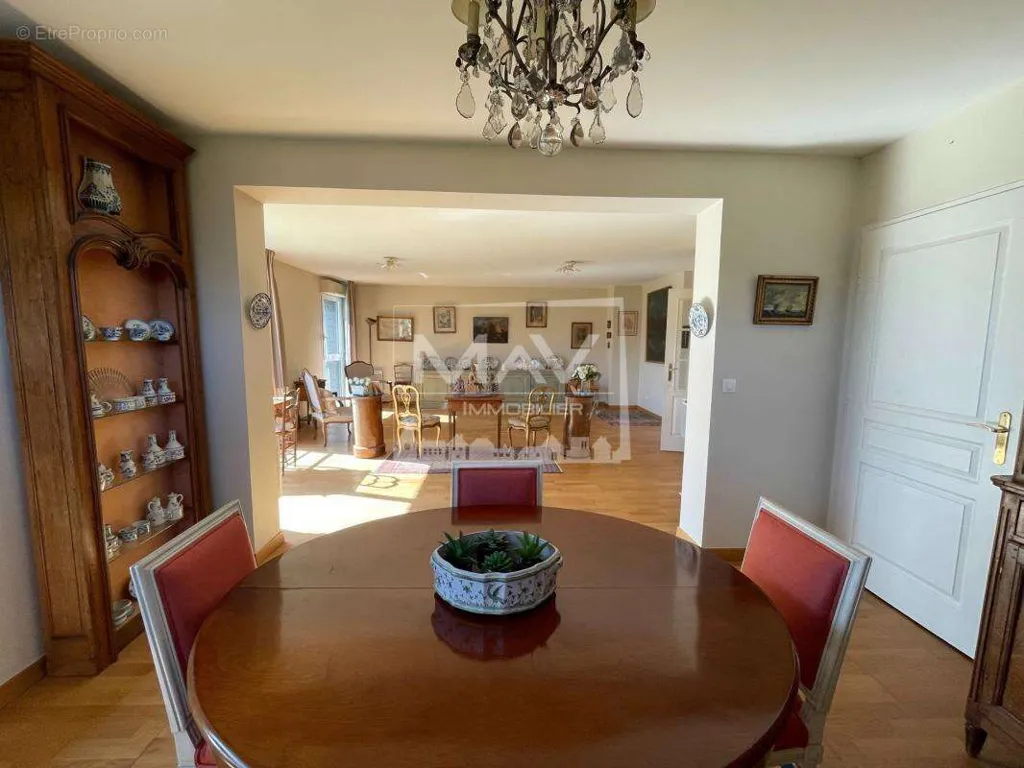 Söögituba - Luxury Apartment with Terrace in Bondues Centre