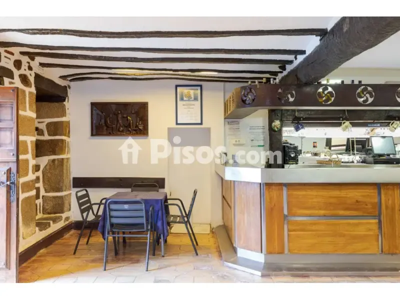 Salle à manger - Historic Casa with Bar-Restaurant in Igeldo