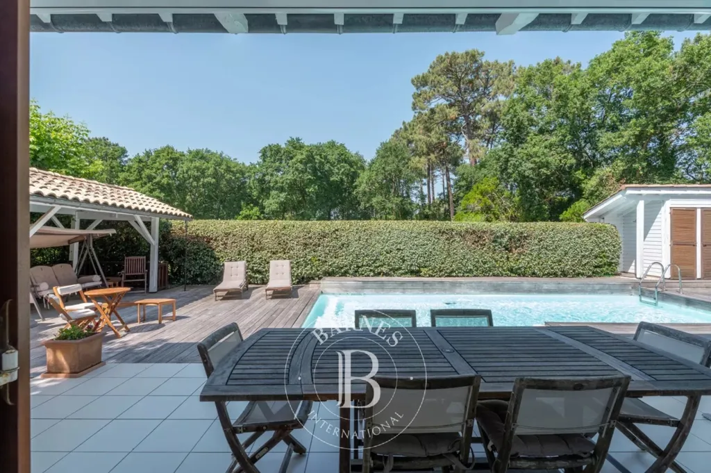 Pool - Forest-Edge House with Pool near Arcachon