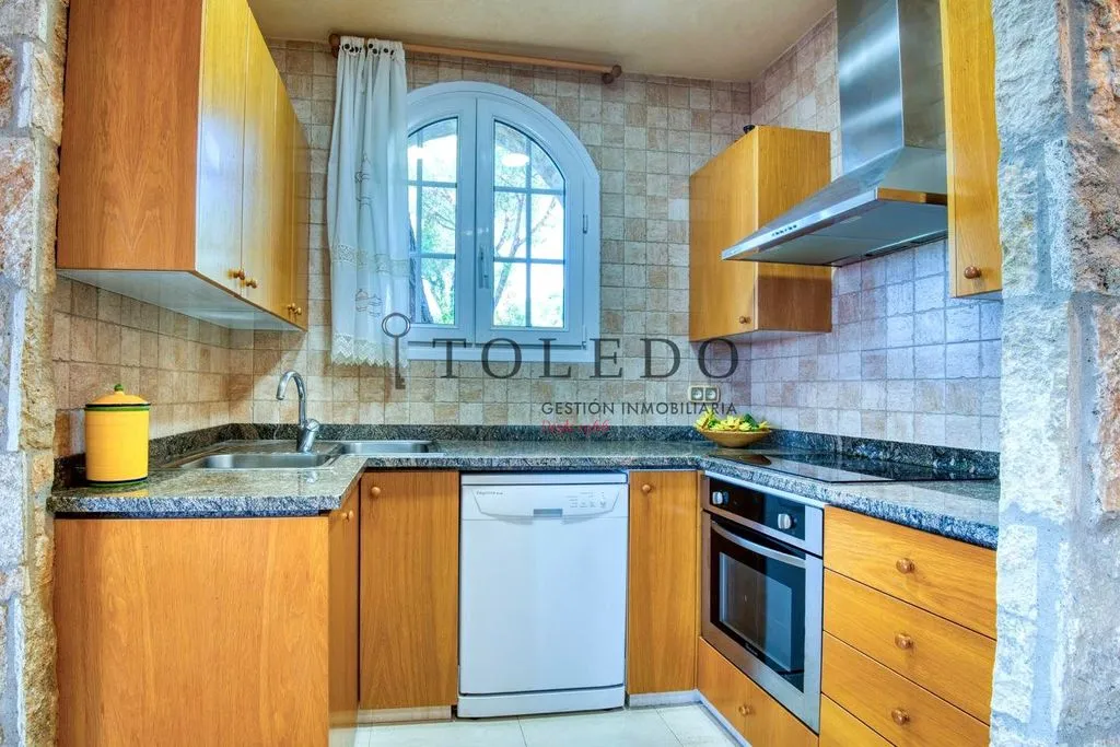 Cuisine - Luxury Villa with Pool in Santa Cristina d'Aro