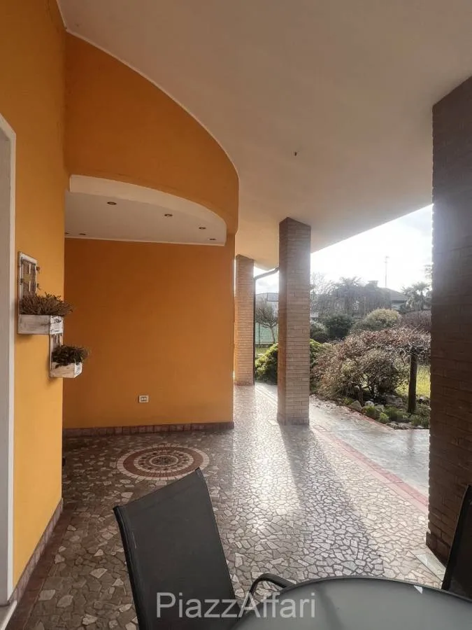 Terrass - Luxury Villa with Private Garden in Brugine