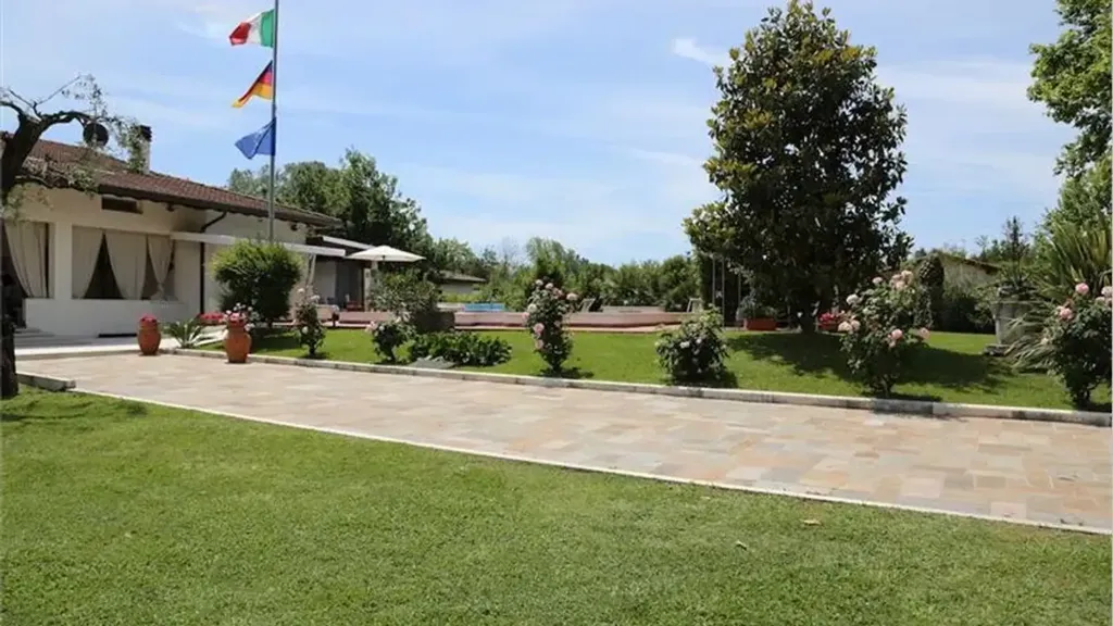 Aed - Villa with Pool near Forte Dei Marmi