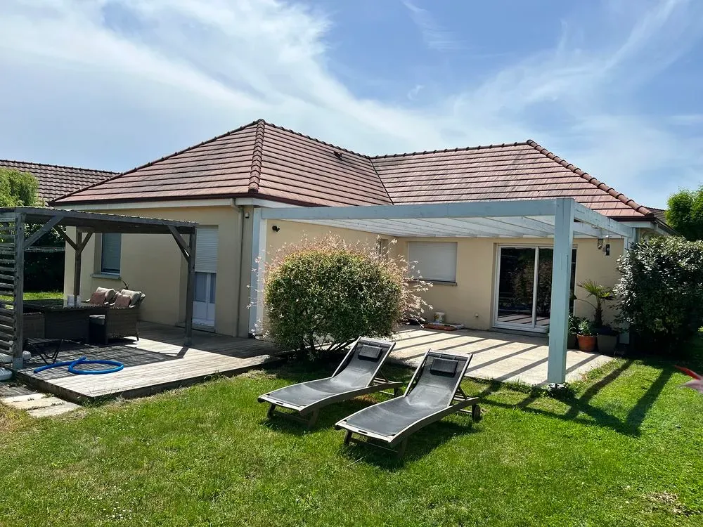 Giardino - Spacious House with Garden in Quiet Suburb