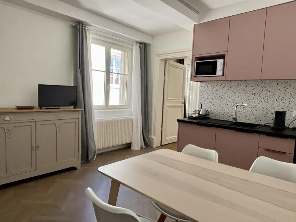 Sala da pranzo - Meubled Flat with Courtyard in Nancy
