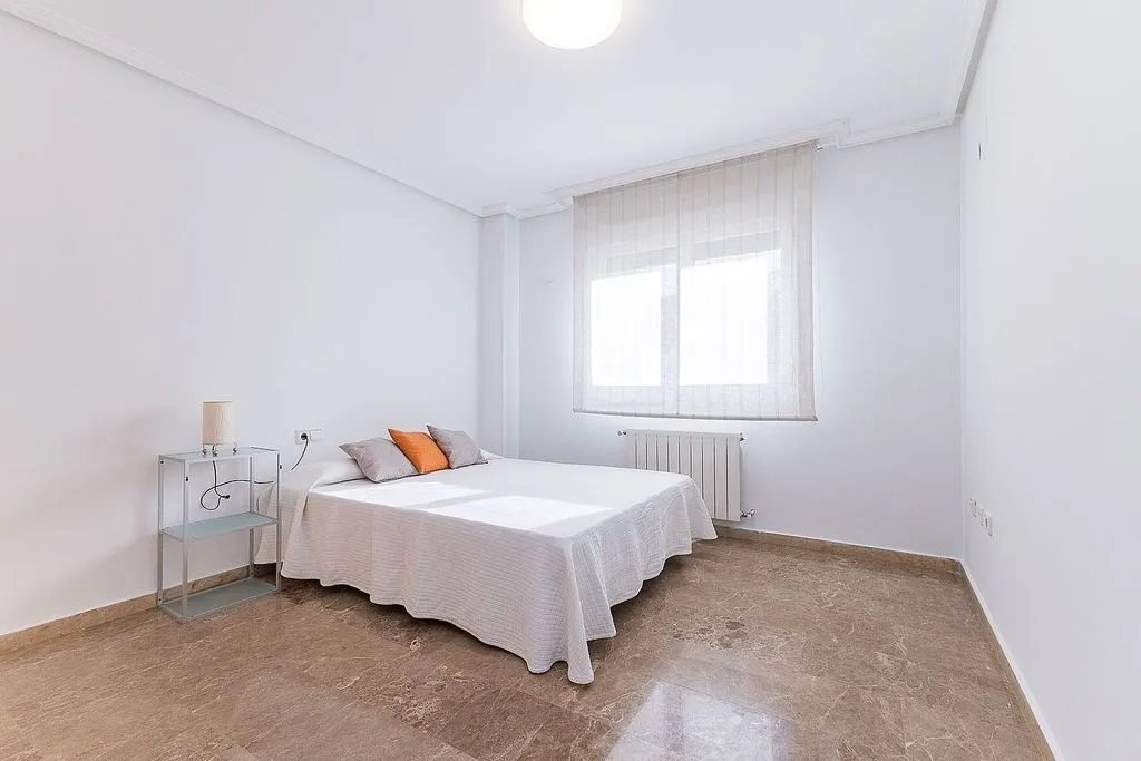 Chambres - Terraced Semi-Detached House in Picanya