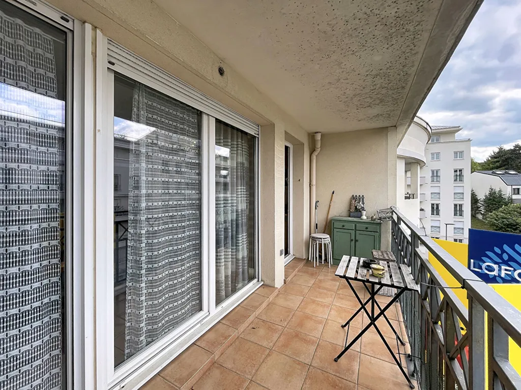 Balcon - Appartement 4 Pièces avec Terrasse à Châtillon