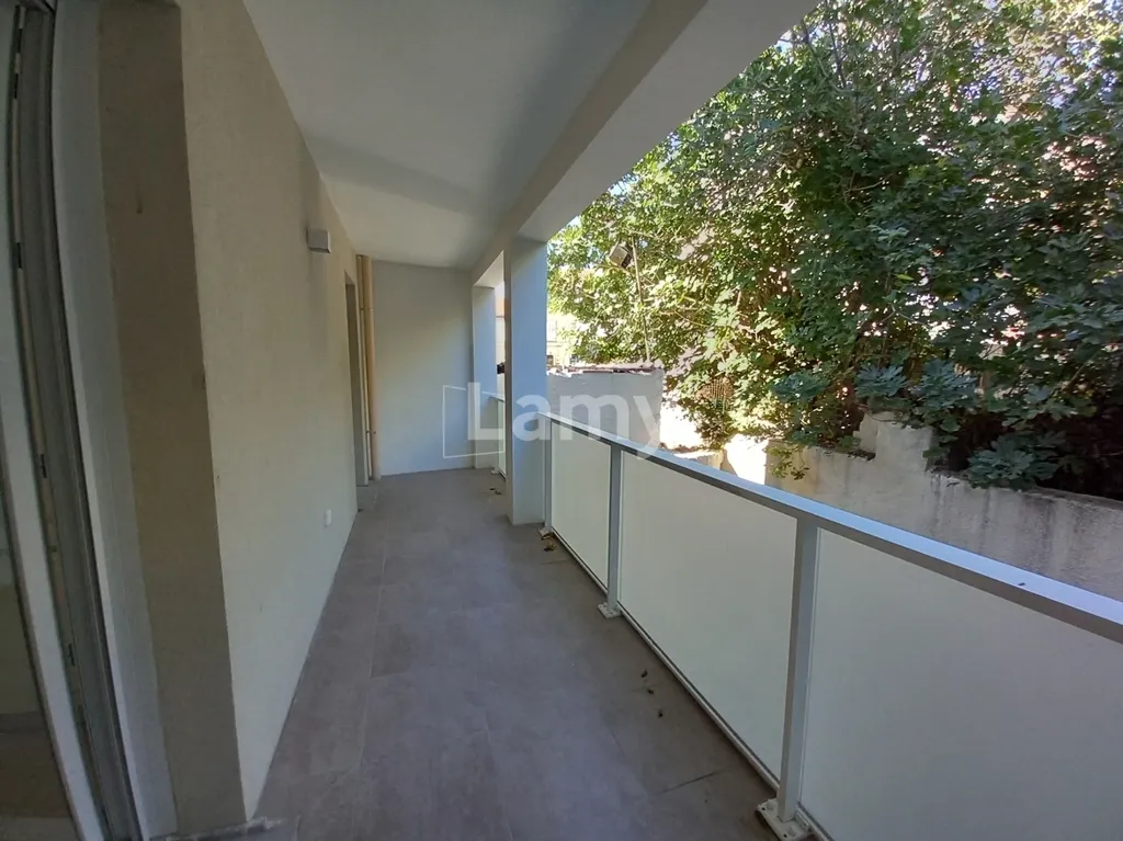 Rõdu - Apartment with Terrace in Cap Pinède