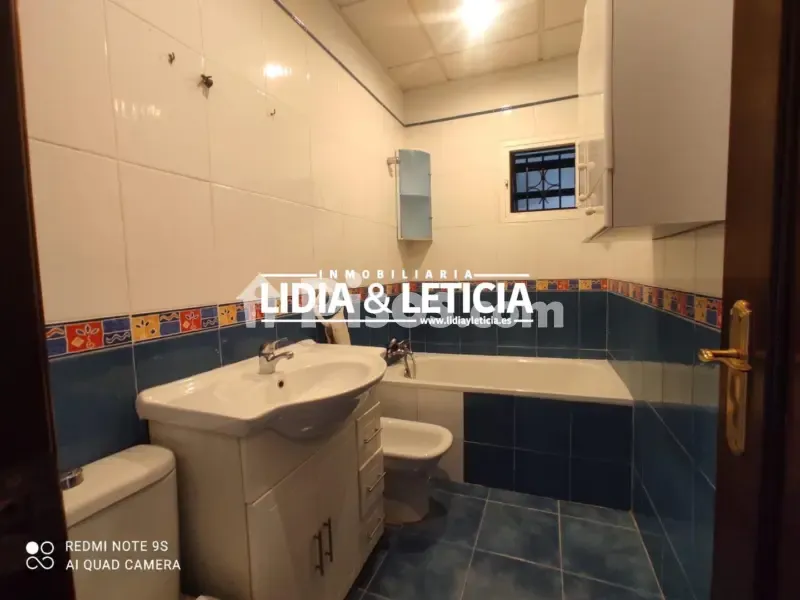 Salles de bain - Maison 4 chambres à ES