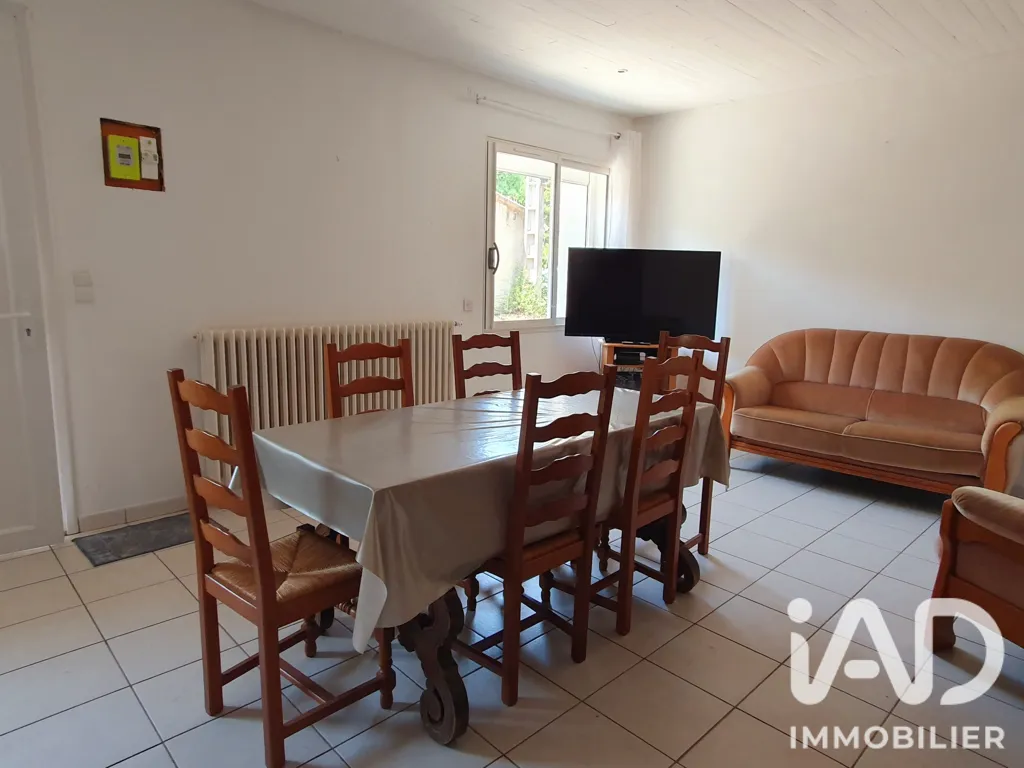 Salle à manger - Appartement en Rez-de-Chaussée avec Terrasse à La Tour-sur-Orb