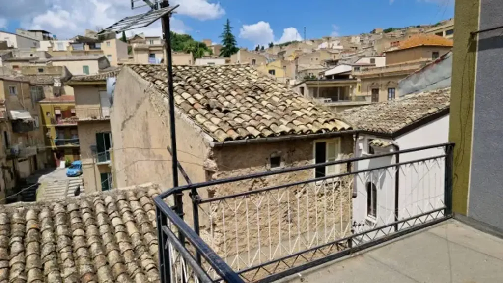 Balcon - Terraced House with Balcony in Canicattì
