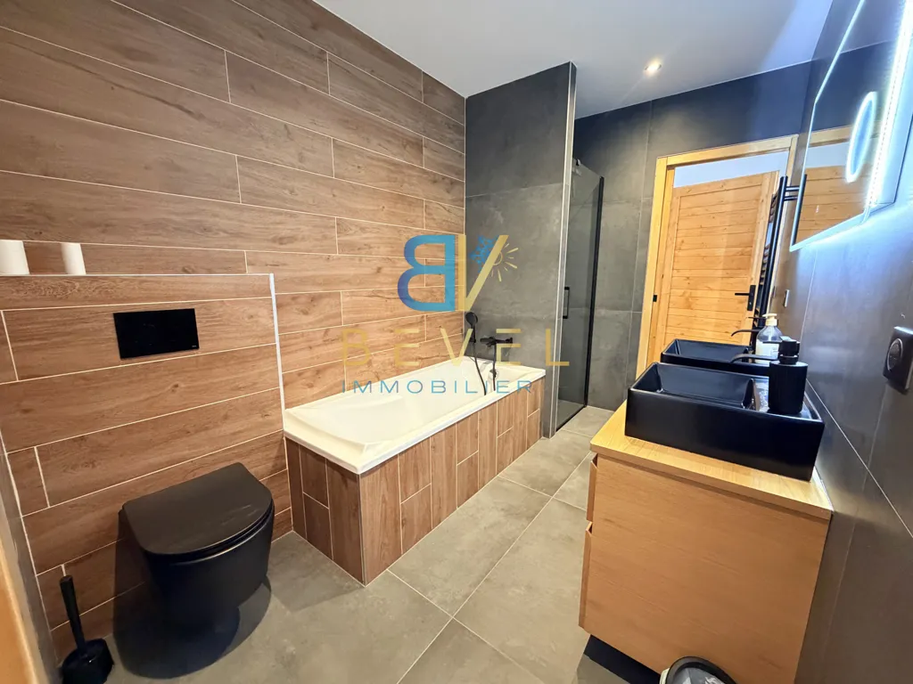 Bagni - Contemporary Chalet with Panoramic View in La Toussuire