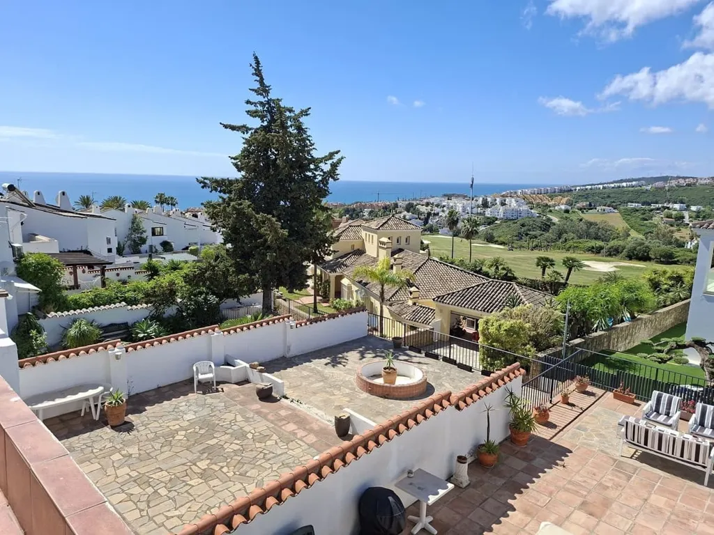 Terrasse - Townhouse with Pool in La Duquesa, Manilva