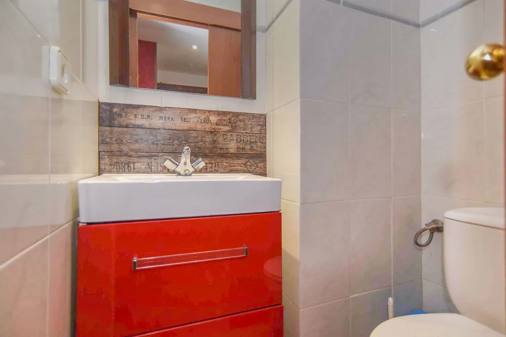 Salles de bain - New Flat with Balcony in Girona