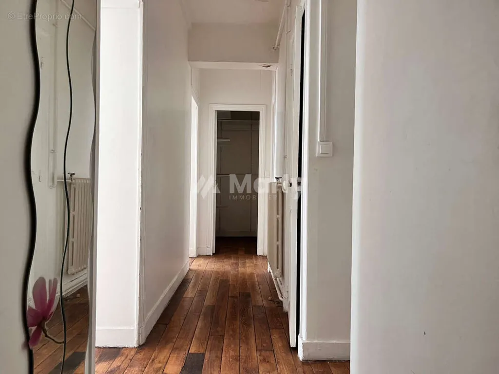hallway_entrance