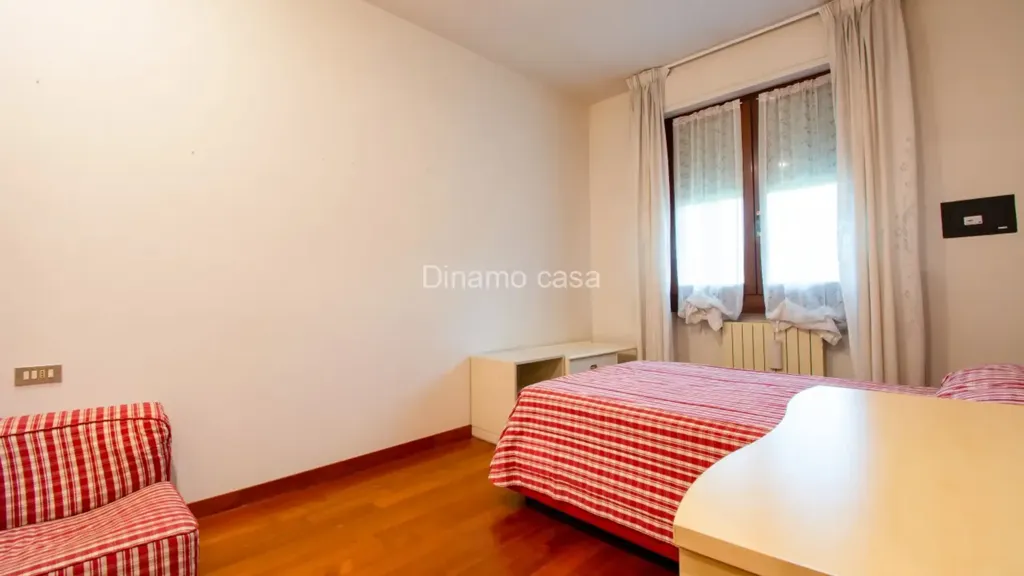 Chambres - Spacious 3-Bedroom Apartment with Terrace in Prato