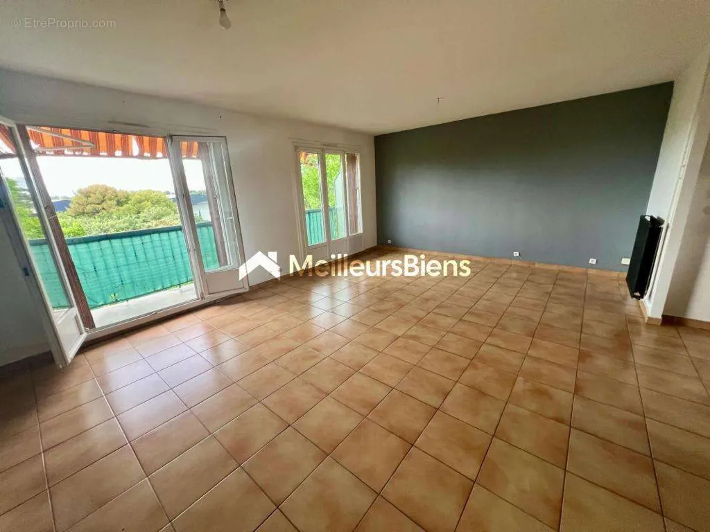 Elutuba - Perpignan T3 with Balcony and View