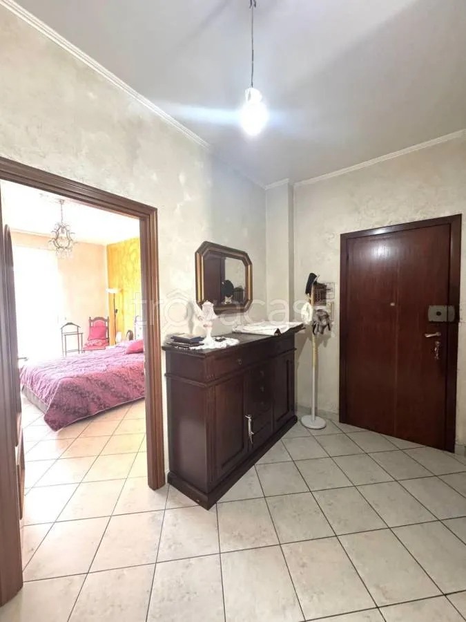 Esik - Bright Two-Bedroom Apartment with Balcony in Rivoli