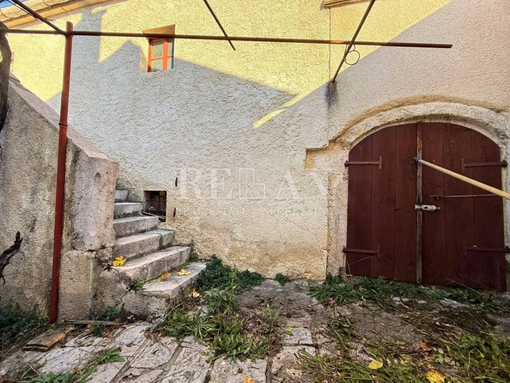 Giardino - Historic House with Garden in Bribir