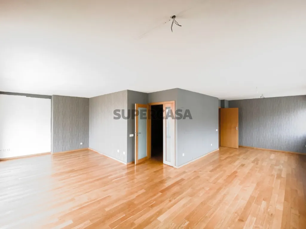 Elutuba - Duplex T4+1 with Sea Views in Matosinhos