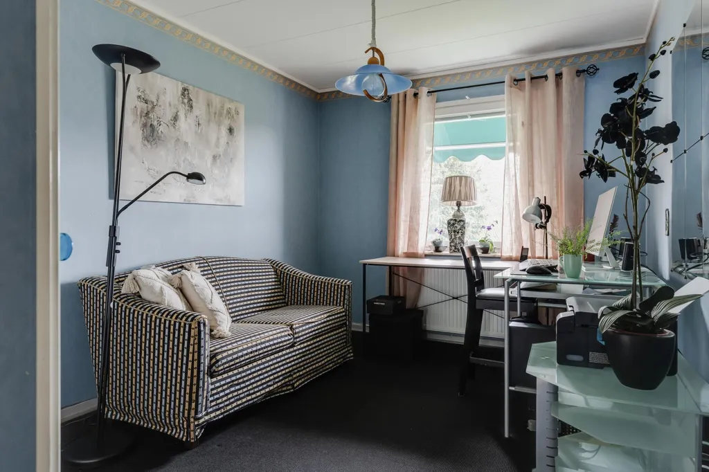 Kabinet - Terraced House with Corner Plot in Borås