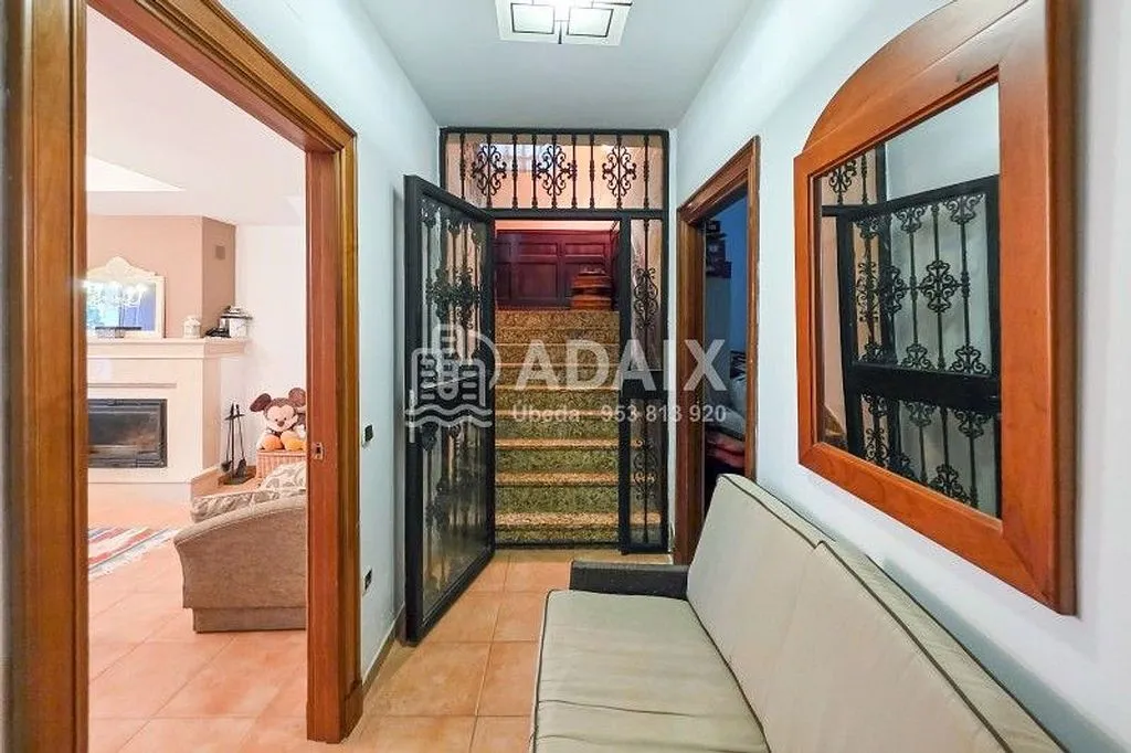 Hallway - Chalet with Pool in Baeza, Jaén