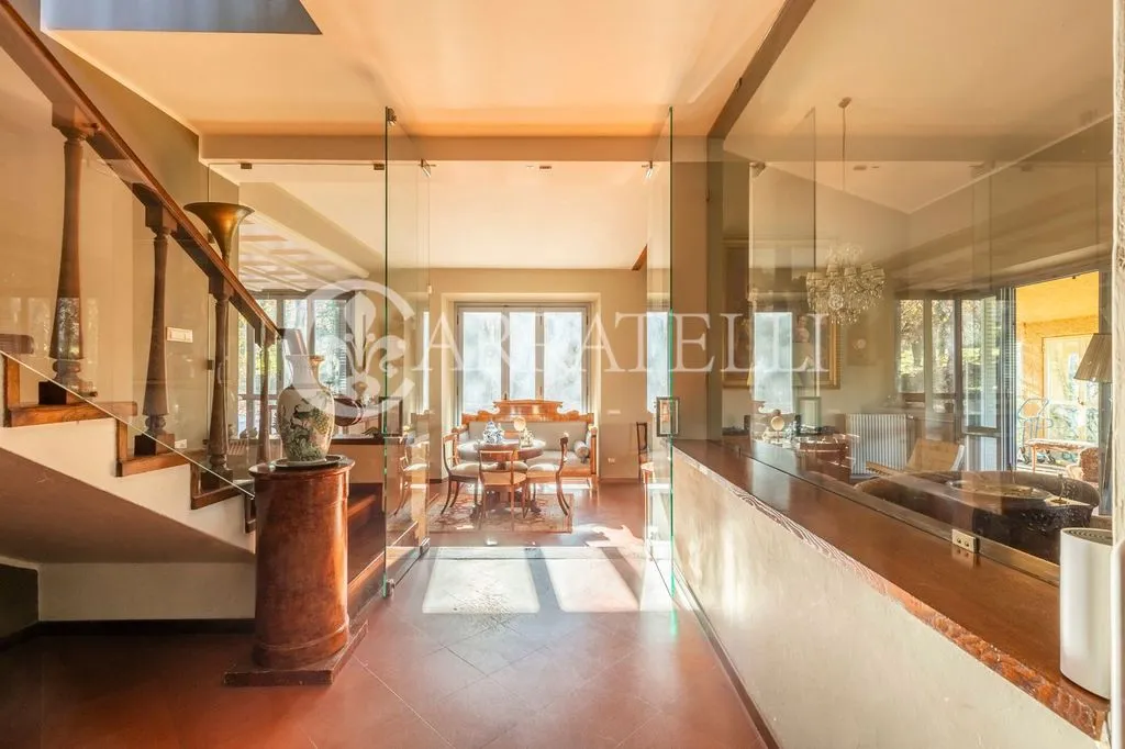 Esik - Rationalist Villa with Pool in Arezzo
