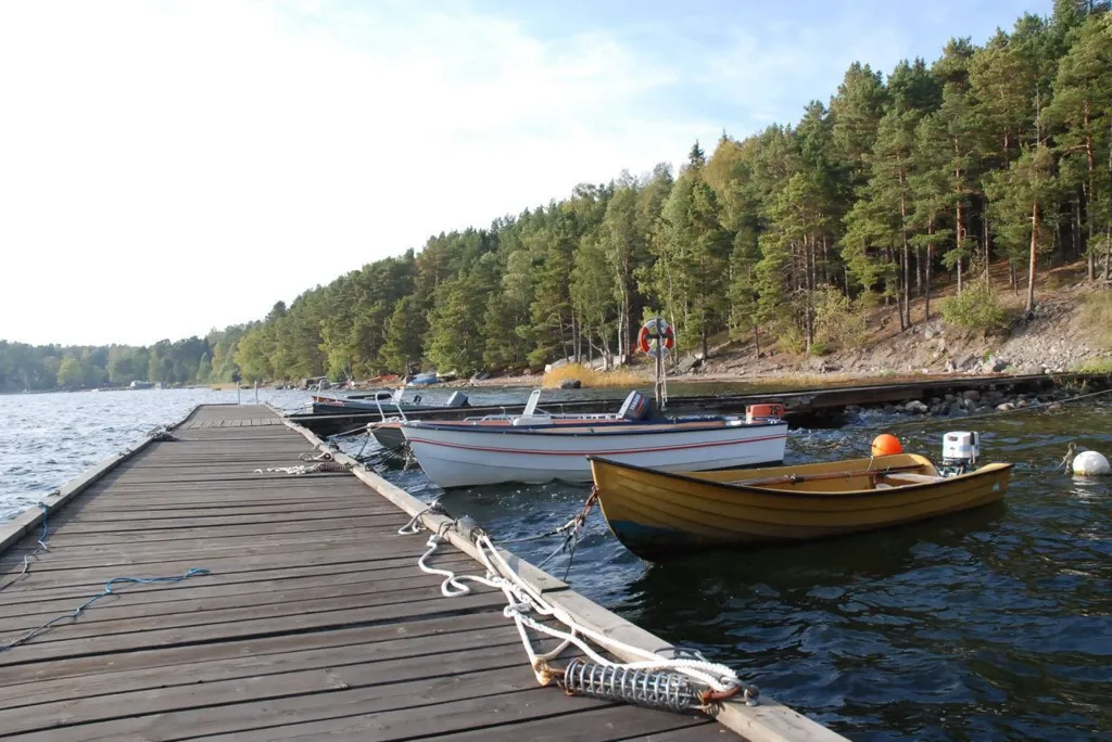Seaside Villa with Sauna & Pool near Ingaröfjärden