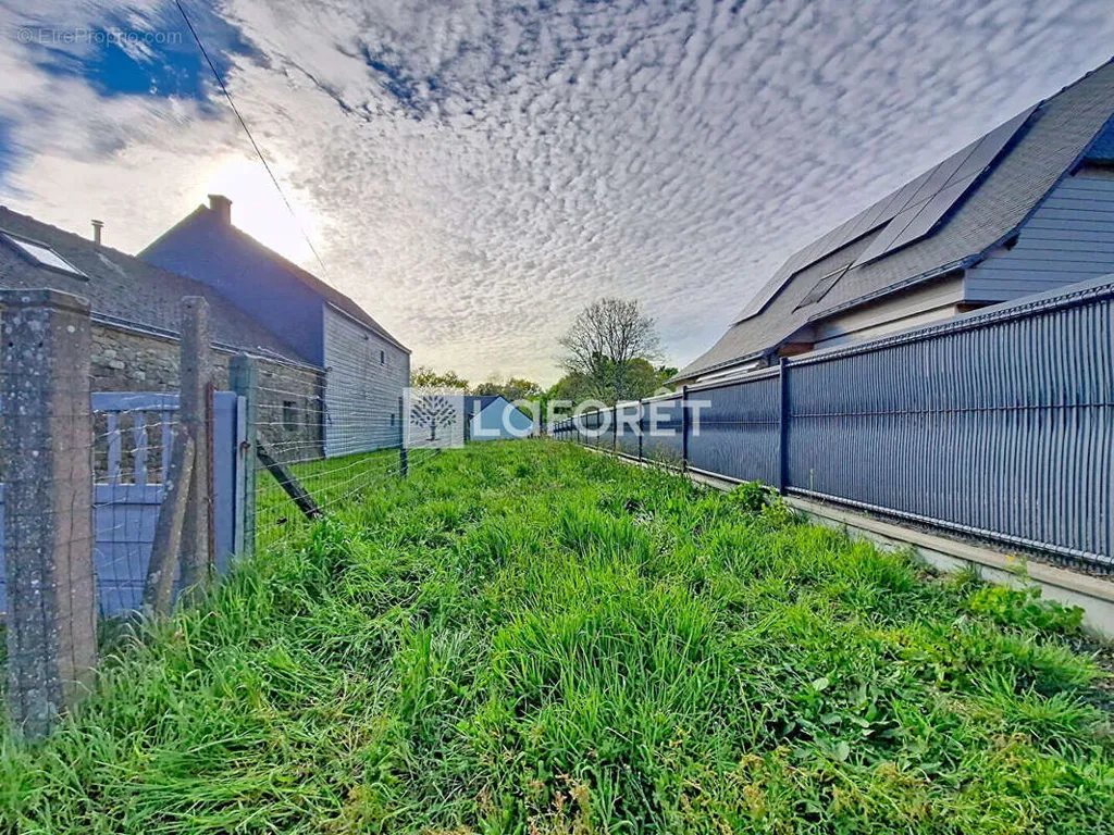 Aed - Rustic Stone Cottage with Garden in Péaule