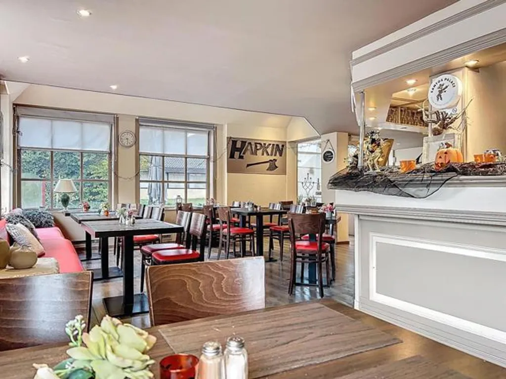 Salle à manger - Maison Commerciale avec Jardin et Terrasse à Anvers