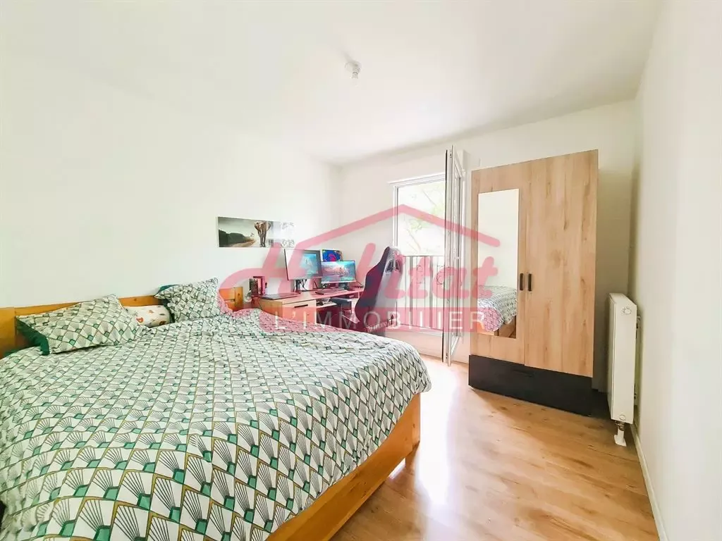 Magamistoad - Modern Apartment with Balcony in Quiet Residence