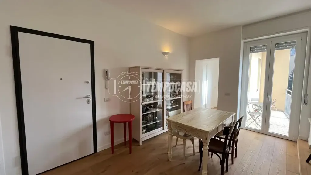 Söögituba - Modernised Flat with Balcony in Monza Centre